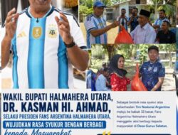 Wabup Halut Dr. Kasman Hi. Ahmad berbagi kepada masyarakat sebagai wujud syukur selaku Presiden Fans Argentina Halmahera Utara.