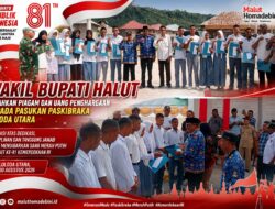 WAKIL BUPATI HALUT SERAHKAN PIAGAM DAN UANG PENGHARGAAN KEPADA PASUKAN PASKIBRAKA LOLODA UTARA
